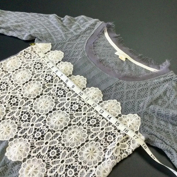 Meadow Rue Womens Gray Cream Knit Crochet Round Neck 3/4 Sleeve Top Size Medium - Picture 7 of 10